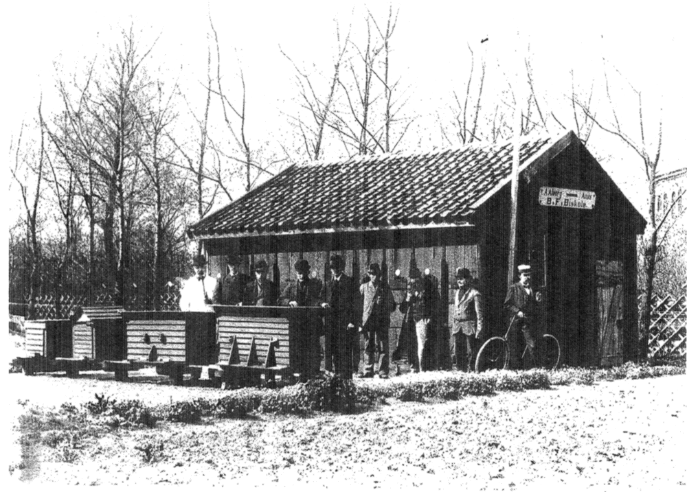 Danmarks første skolebigård